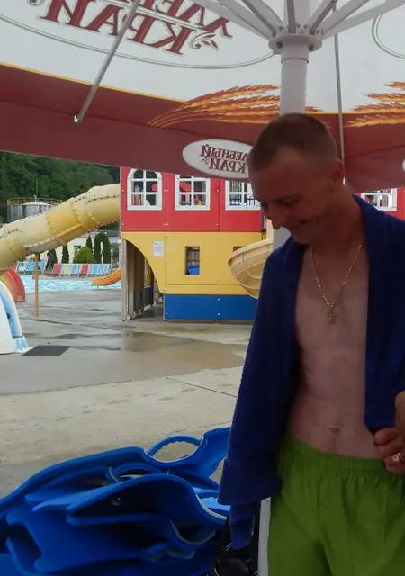 Александр из Котова, ищу на сайте знакомства без обязательств