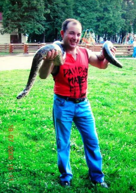 Олег из Петродворца, ищу на сайте знакомства на одну ночь