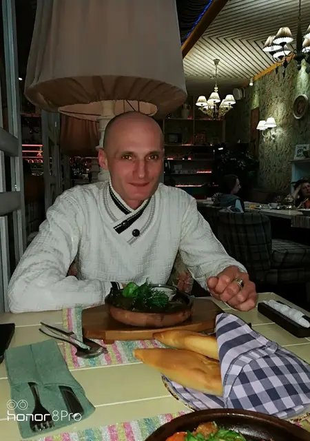 Я Джон, 39, знакомлюсь для приятного времяпровождения в Качканаре