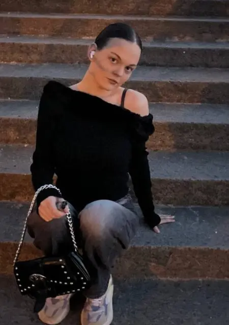 Я Ева, 18, знакомлюсь для постоянных отношений в Москве
