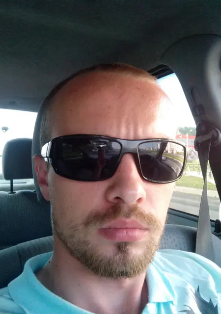 Евгений из Лесного, ищу на сайте общение