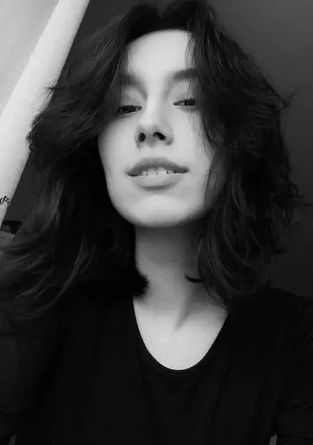 Я Лиля, 20, из Евпатории, ищу знакомства без обязательств