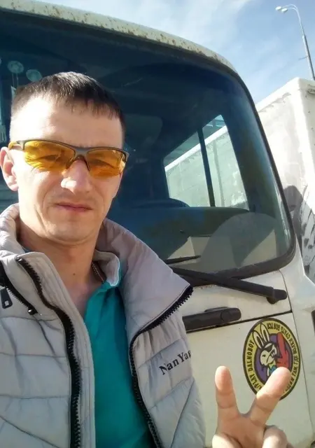 Я Алексей, 42, из Красноармейска, ищу знакомство для постоянных отношений