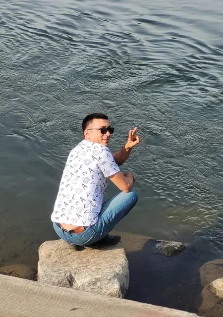 Я Кирилл, 25, из Красноярска, ищу знакомство для постоянных отношений