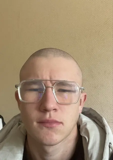 Ivan из Асбеста, мне 18, познакомлюсь без обязательств