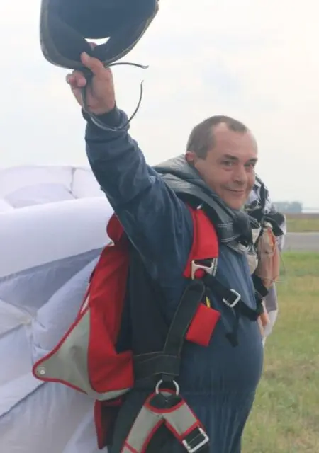 Я Вася, 54, из Морозовска, ищу знакомства на одну ночь