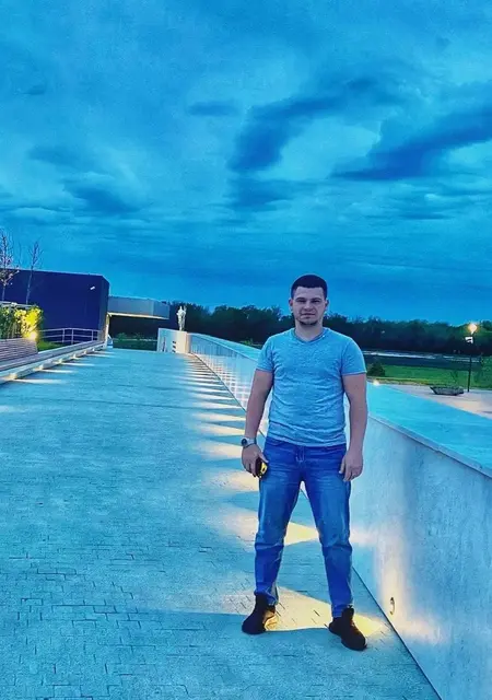 Я Дмитрий, 29, знакомлюсь без обязательств в Энгельсе