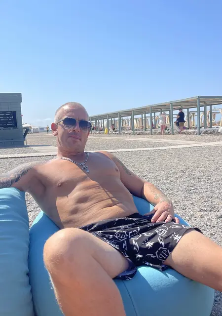 Дмитрий из Ялты, мне 44, познакомлюсь для постоянных отношений