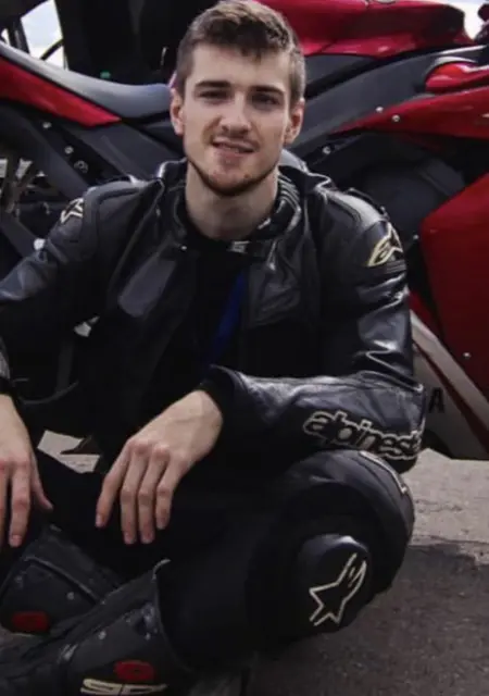 Александр из Кемерово, мне 42, познакомлюсь для общения