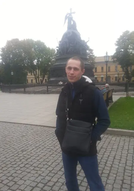 Я Андрей, 33, из Металлостроя, ищу знакомства без обязательств