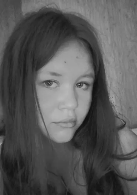 Я Артимияна, 21, из Ульяновска, ищу знакомства без обязательств