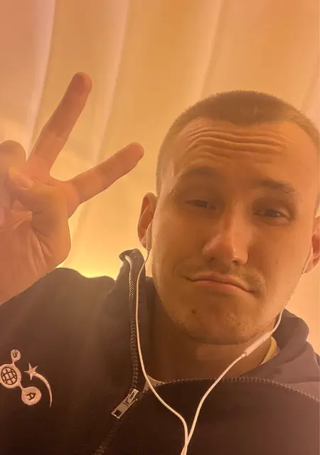 Я Максим, 24, знакомлюсь для приятного времяпровождения в Санкт-Петербурге