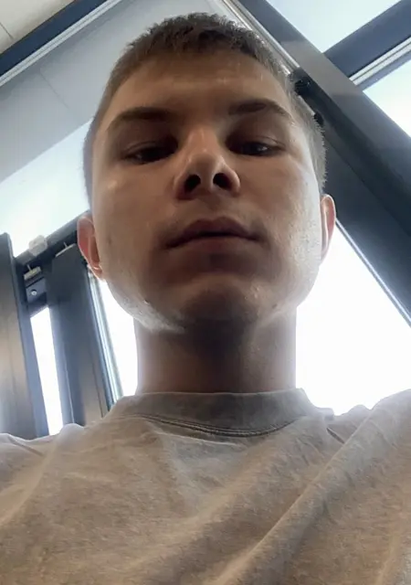 Семён из Киселевска, мне 24, познакомлюсь на одну ночь