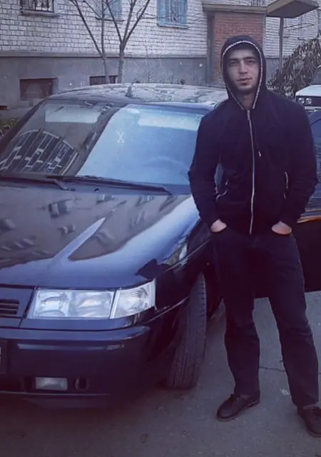 Я Ислам, 26, из Санкт-Петербурга, ищу знакомства на одну ночь