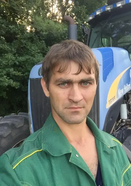 Антон из Староминской, ищу на сайте знакомства на одну ночь