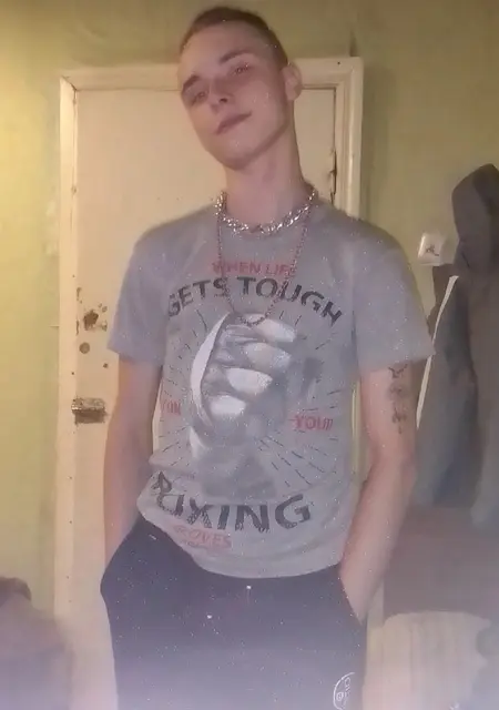 Андрей из Губкина, мне 23, познакомлюсь для открытые отношения