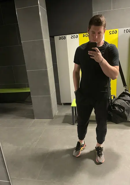 Дмитрий из Альметьевска, мне 25, познакомлюсь для общения
