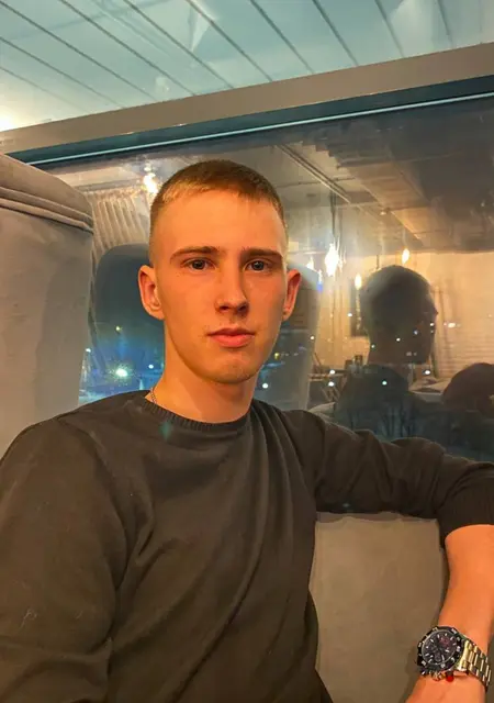 Дмитрий из Санкт-Петербурга, мне 24, познакомлюсь для приятного времяпровождения
