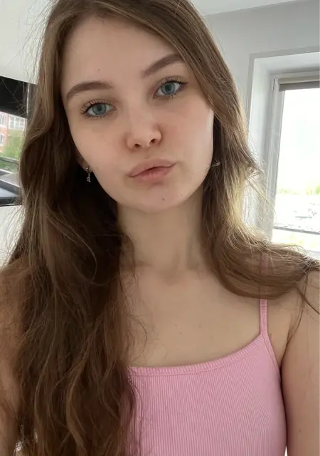 Лена из Сочи, мне 21, познакомлюсь для приятного времяпровождения
