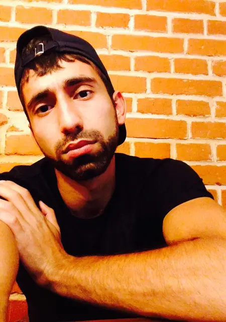 Андрей из Гусева, ищу на сайте знакомства на одну ночь