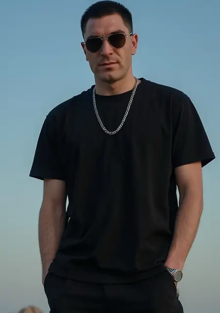 Я Максим, 28, знакомлюсь для открытые отношения в Чебоксарах